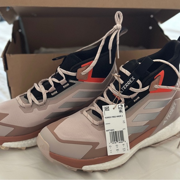 Adidas Womens Terrex Free 2 GTX Hiking Shoes Brown Taupe size 11 NWT new - Picture 2 of 8
